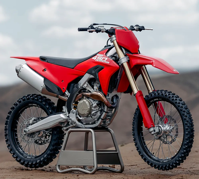 Ducati desmo450 mx stand Ducati desmo450 mx stand