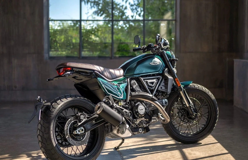 Ducati Scrambler Nightshift Green Showroom
