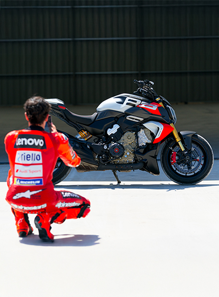 Diavel V4 RS marc marquez shooting