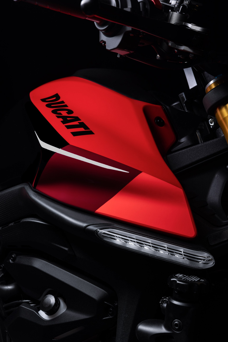 Ducati Monster SP rot front part blinker Ducati Monster SP rot front part blinker