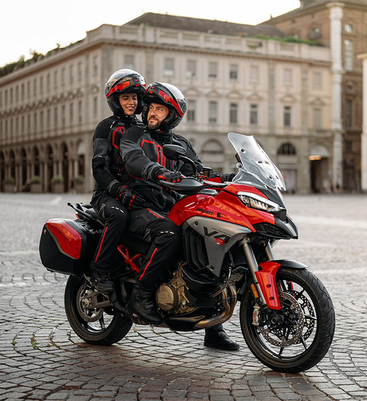 Ducati Multistrada V4 S 2025 Red Grey Lights Koffer Ducati Multistrada V4 S 2025 Red Grey Lights Koffer