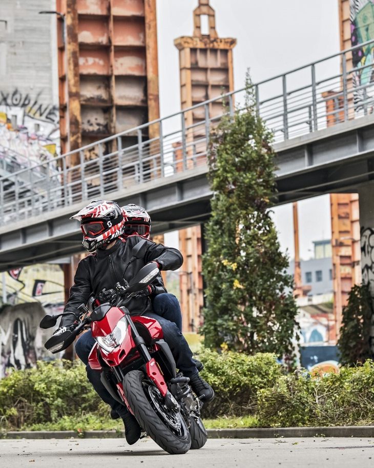 Ducati Hypermotard 950 Red City Cruiser Ducati Hypermotard 950 Red City Cruiser