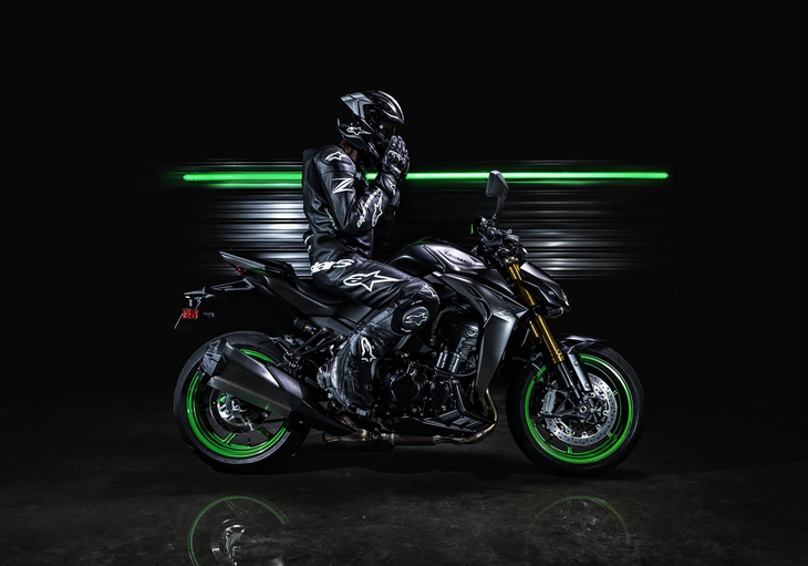 Kawasaki Z1100 SE 2026 nacht licht