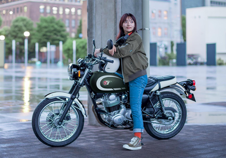 Kawasaki W230 2026 Gruen Strasse