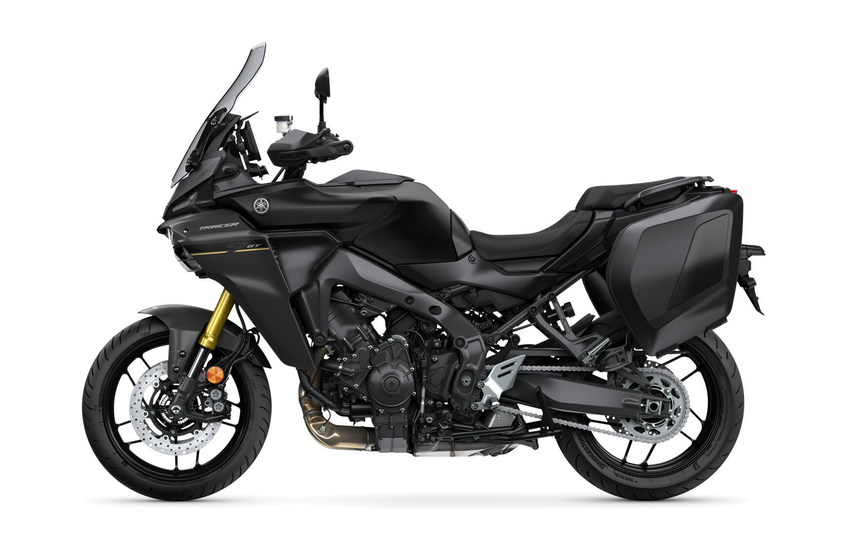 Yamaha Tracer 9 GT Y AMT 2025 schwarz lateral 2 Yamaha Tracer 9 GT Y AMT 2025 schwarz lateral 2