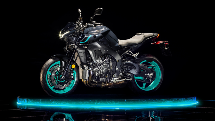 2024 Yamaha MT10 EU Midnight Cyan Static 006 03