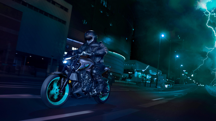 2024 Yamaha MT320 EU Midnight Cyan Action 002 03 2024 Yamaha MT320 EU Midnight Cyan Action 002 03