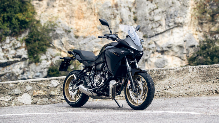 Yamaha Tracer 7 in der strasse 2
