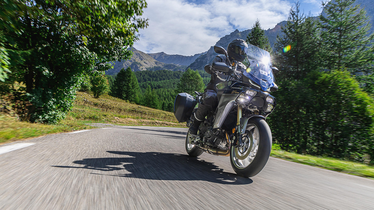 Yamaha Tracer 9 GT 2025 Y AMT blau schweiz 2 Yamaha Tracer 9 GT 2025 Y AMT blau schweiz 2