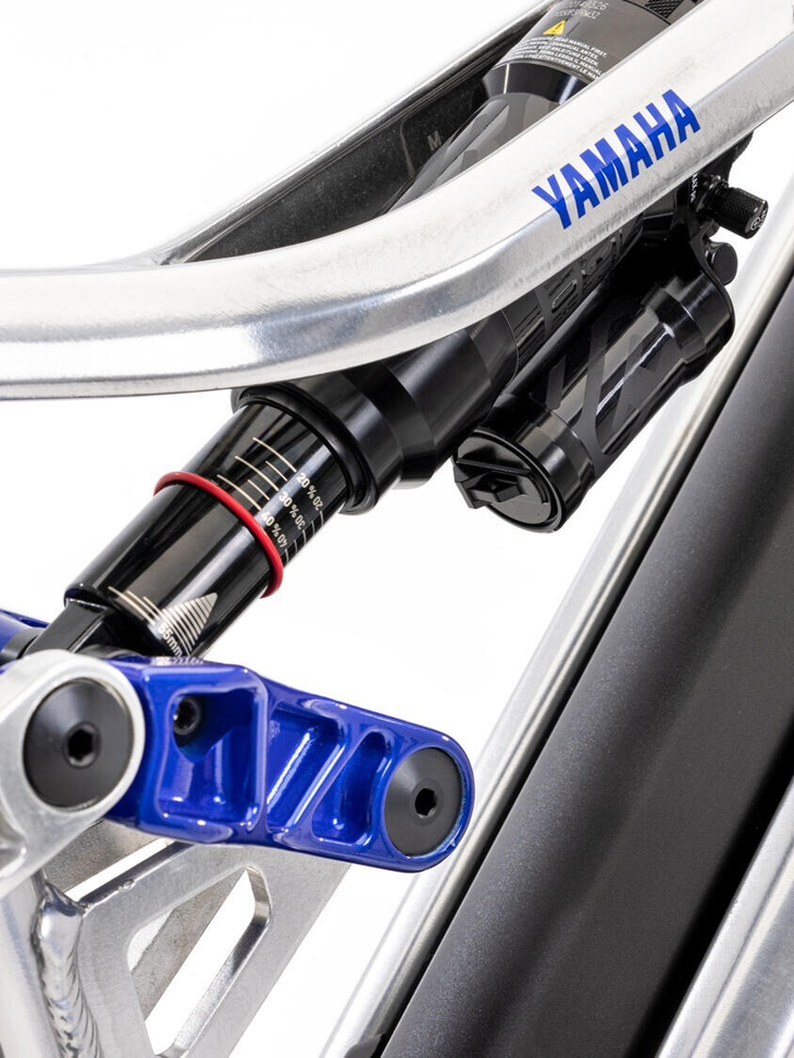 Yamaha 30th Anniversary Moro 07 Stange Silber Weiss Blau Yamaha 30th Anniversary Moro 07 Stange Silber Weiss Blau